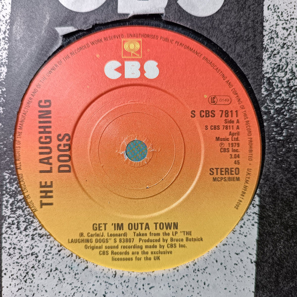 The Laughing Dogs - Get 'Im Outta Town (7", Single)