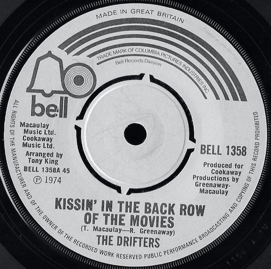 The Drifters - Kissin' In The Back Row Of The Movies (7", Single, Sil)