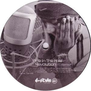 Distorted Minds Feat. MC Foxy - Fire In The Hole / Revolution (TC Remix) (12")