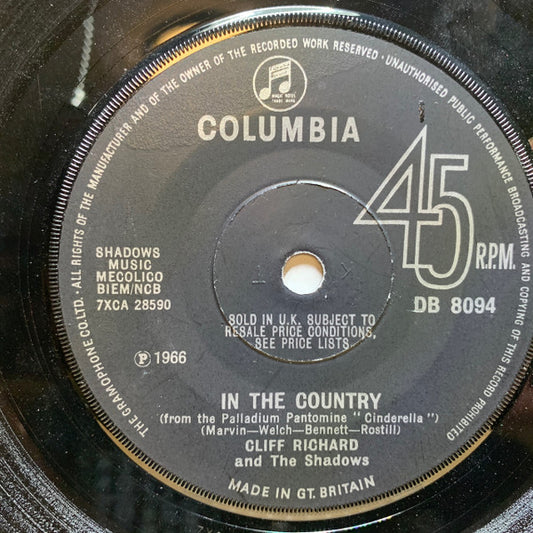 Cliff Richard And The Shadows* - In The Country (7", Single, Sol)