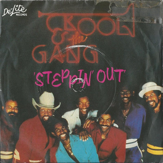 Kool & The Gang - Steppin' Out (7", Single, Pap)