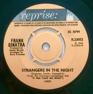 Frank Sinatra - Strangers In The Night (7", Single, Kno)